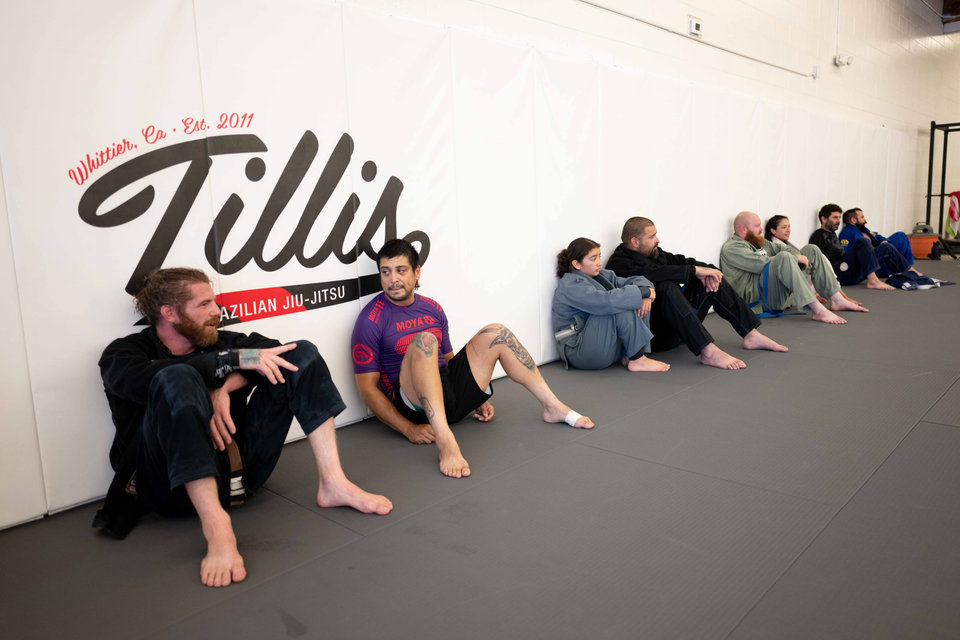 Tillis students sharing an open mat training session