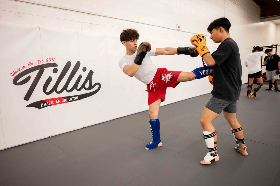 Students training Muay Thai and kickboxing at Tillis